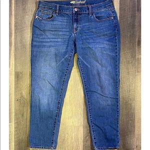 Old Navy Boyfriend Jeans (size 8 -great condition)
